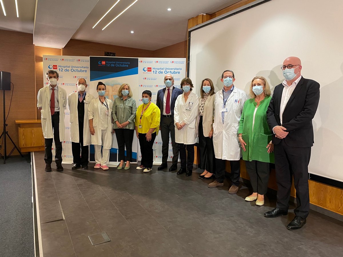 ConchaDancausa's tweet photo. He visitado el #Hospital12deOctubre con @eruizescudero.

En la @ComunidadMadrid tenemos un proyecto pionero para atender a las mujeres embarazas hasta que el niño cumpla dos años.

'Mis primeros Mil Días'.

Priorizando a las familias en situación de vulnerabilidad. https://t.co/qLLPV65ceH