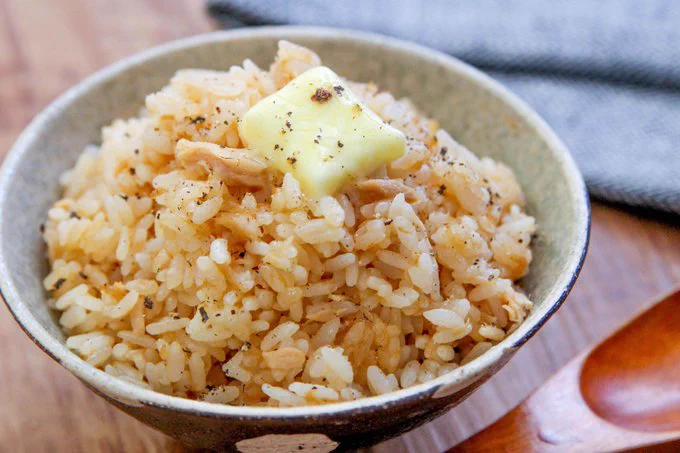作り方が簡単なのにとっても美味しそう！ツナ缶やバターなどを使った「炊き込みご飯」レシピ！