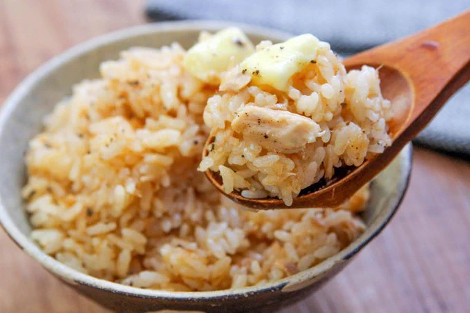 作り方が簡単なのにとっても美味しそう！ツナ缶やバターなどを使った「炊き込みご飯」レシピ！