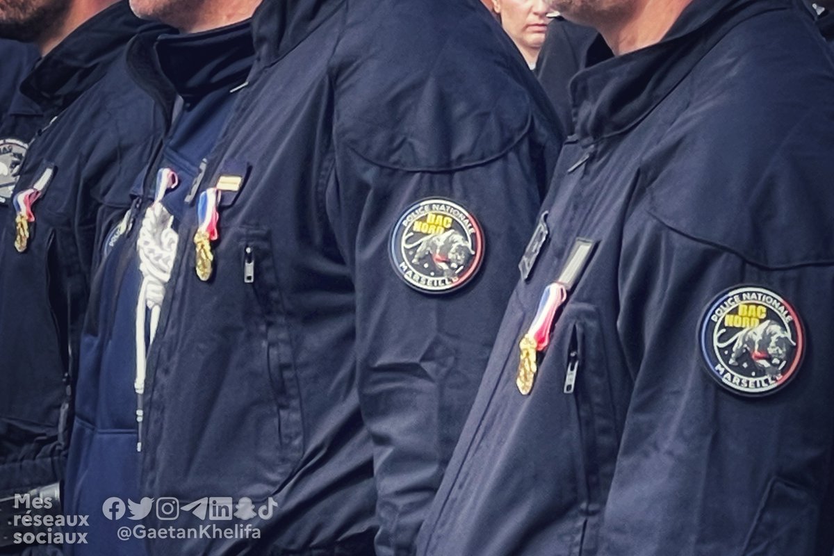 GaetanKhelifa's tweet photo. Ce matin, après l’installation de la nouvelle Commissaire, certain fonctionnaires de la Div. Nord ont été décorés🏅.
Félicitations à eux pour leur implication et dévouement, au cœur des quartiers sensibles de #Marseille. https://t.co/mzGWHnxL9A