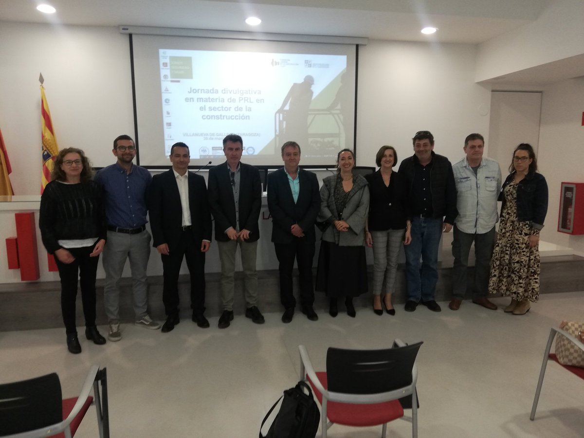 CCOOHabitat_AR's tweet photo. Hoy la jornada divulgativa en materia de PRL en el sector de la construcción de OPPC, cuenta con la participación por parte del ISSLA de D. Jose Antonio Antón y de Dña. Soledad de la Puente Directora General de Trabajo del Gobierno de Aragón. @CCOOAragon @CCOO_Habitat @fbaraza27 https://t.co/HrdqhPisyw