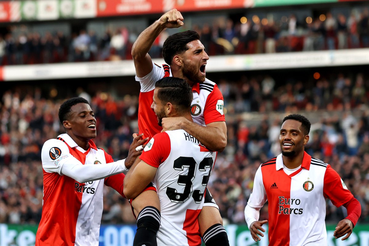 Sum up Feyenoord's season so far with a GIF 📲👇

#UEL || @Feyenoord…