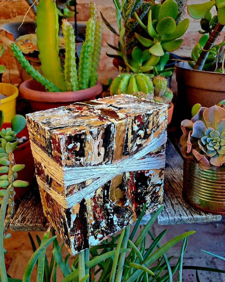 RutZerbatto's tweet image. &quot;BLOCK LV&quot;.- Collage, hilo de algodón, acrílico, asfáltica, laca, block de madera rescatado.
#artobjects #sustainableart #woodblock #acrylic #asphaltpaint #decodesign #the100dayproject #the100dayproject2023 #the100dayprojectwoodblocks #los100diasproyectolatino