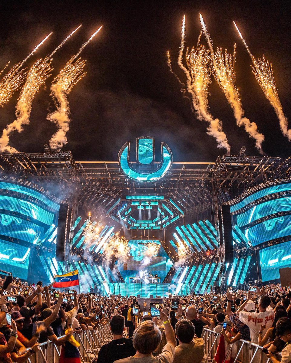 djchewy's tweet photo. Incredible weekend of quality music @ultra #miami #ULTRALIVE with amazing 🥶#djs #artists @MartinGarrix @HARDWELL @davidguetta @nickyromero @Carl_Cox @TaleOfUs @ericprydz @realAdamBeyer @swedishousemfia @Alesso @CamelPhat @tiesto @Zedd @arminvanbuuren @afrojack https://t.co/iIYQLLmVud