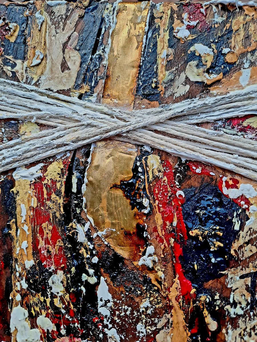 RutZerbatto's tweet image. &quot;BLOCK LV&quot;.- Collage, hilo de algodón, acrílico, asfáltica, laca, block de madera rescatado.
#artobjects #sustainableart #woodblock #acrylic #asphaltpaint #decodesign #the100dayproject #the100dayproject2023 #the100dayprojectwoodblocks #los100diasproyectolatino