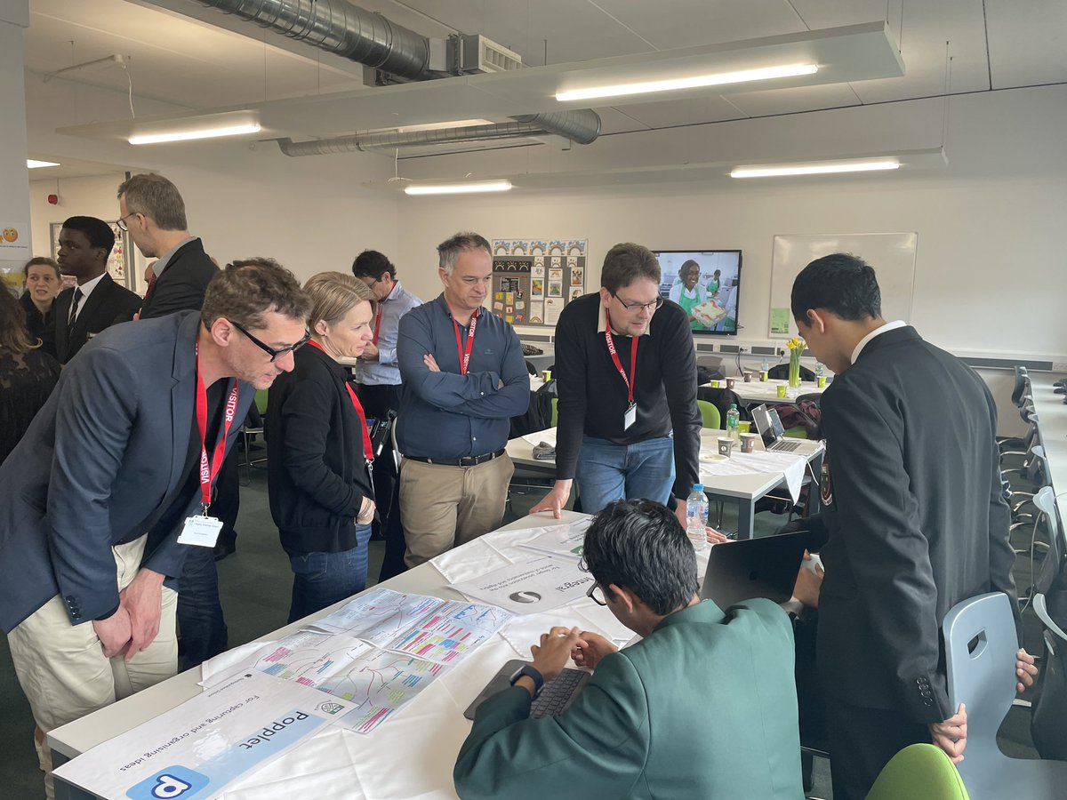 lgs_news's tweet photo. Delighted to welcome 40 educators from Apple France, here to find out how we use technology to support teaching and learning. Lots of great conversations (some in French!) with our Digital Leaders…#LGSConfident https://t.co/wgexoMNYts