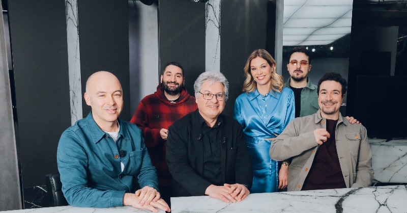 cliquetv's tweet photo. Existe t-il de la vie ailleurs dans l'univers ? 👽🪐
Pourquoi #ElonMusk divise t-il tant ? 🙅

#Clique avec l'astrophysicien @DavidAElbaz et le journaliste Olivier Lascar (@olascar).