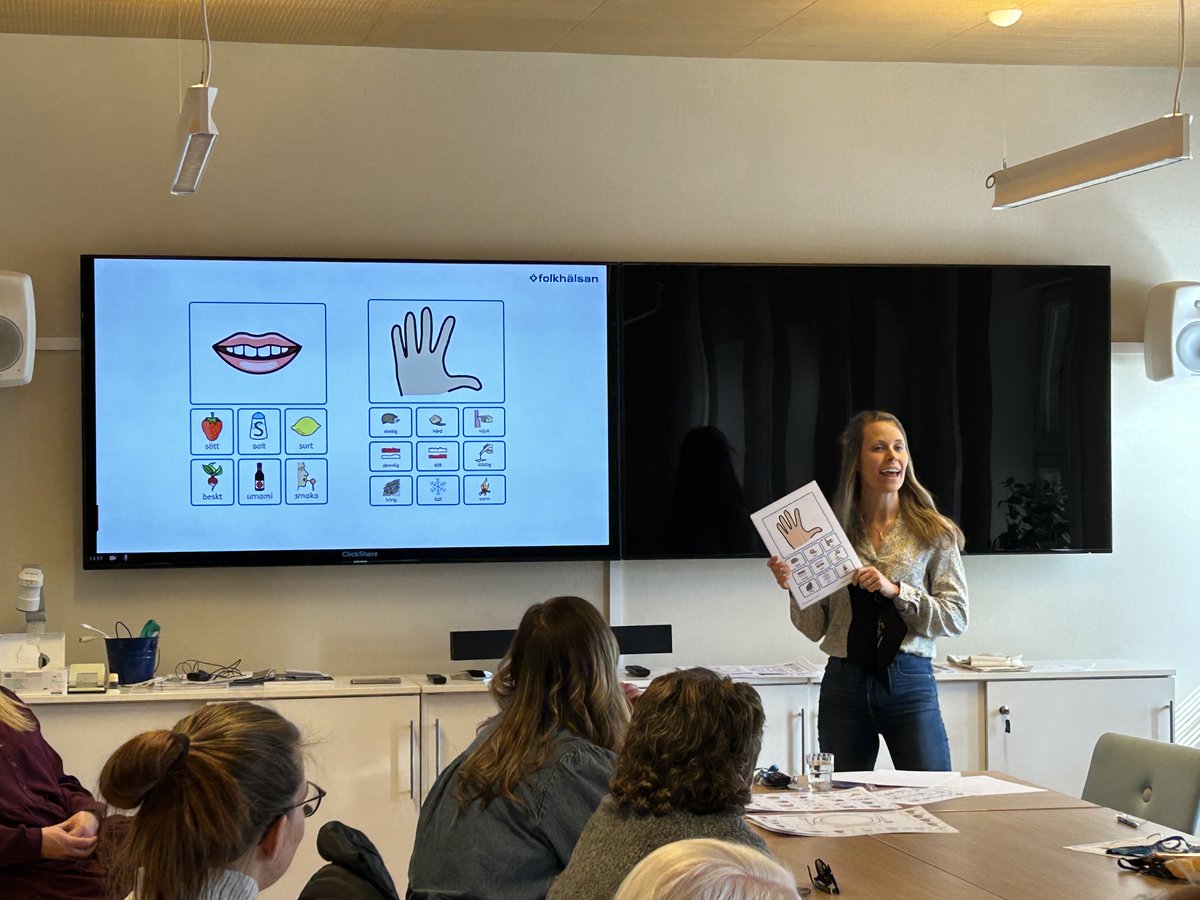 finsv4h's tweet photo. Lärorika diskussioner om visuellt stöd gällande #kost #mat #matvanor #smak Gimme5 för barn och unga med inspiration av Silvia Englund @Folkhalsan under Ledardagarna #fs4h #viär4h #ungdomsarbete #bildstöd #inkludering @MickusHolm https://t.co/wMCavL117E