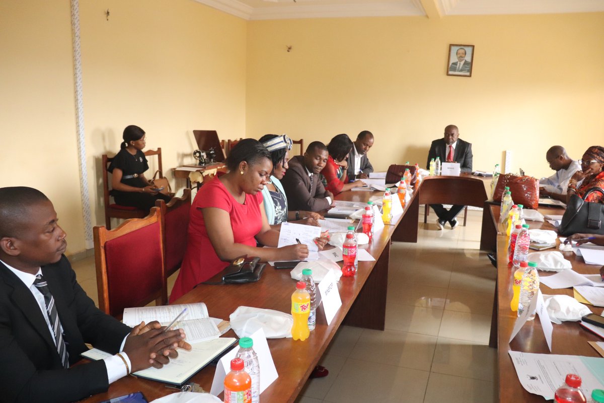 ebase_africa's tweet photo. Heureux de voir l'intérêt grandissants des #décideurs politiques sur les #données de  recherche. 
Un plaisir de travailler avec le @minasofficiel sur la mise en œuvre des politiques publiques sur l'#inclusion sociale des #groupes vulnérables par les ministères du CMR🇨🇲
#EIDM https://t.co/po8uf08dwg