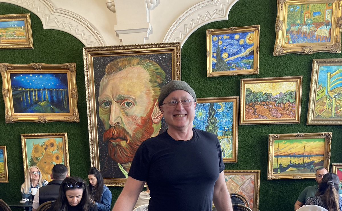 martymaehr's tweet photo. Grand Cafe  an Gogh, Old City Bucharest, Romania… https://t.co/gILu3S7WsL
