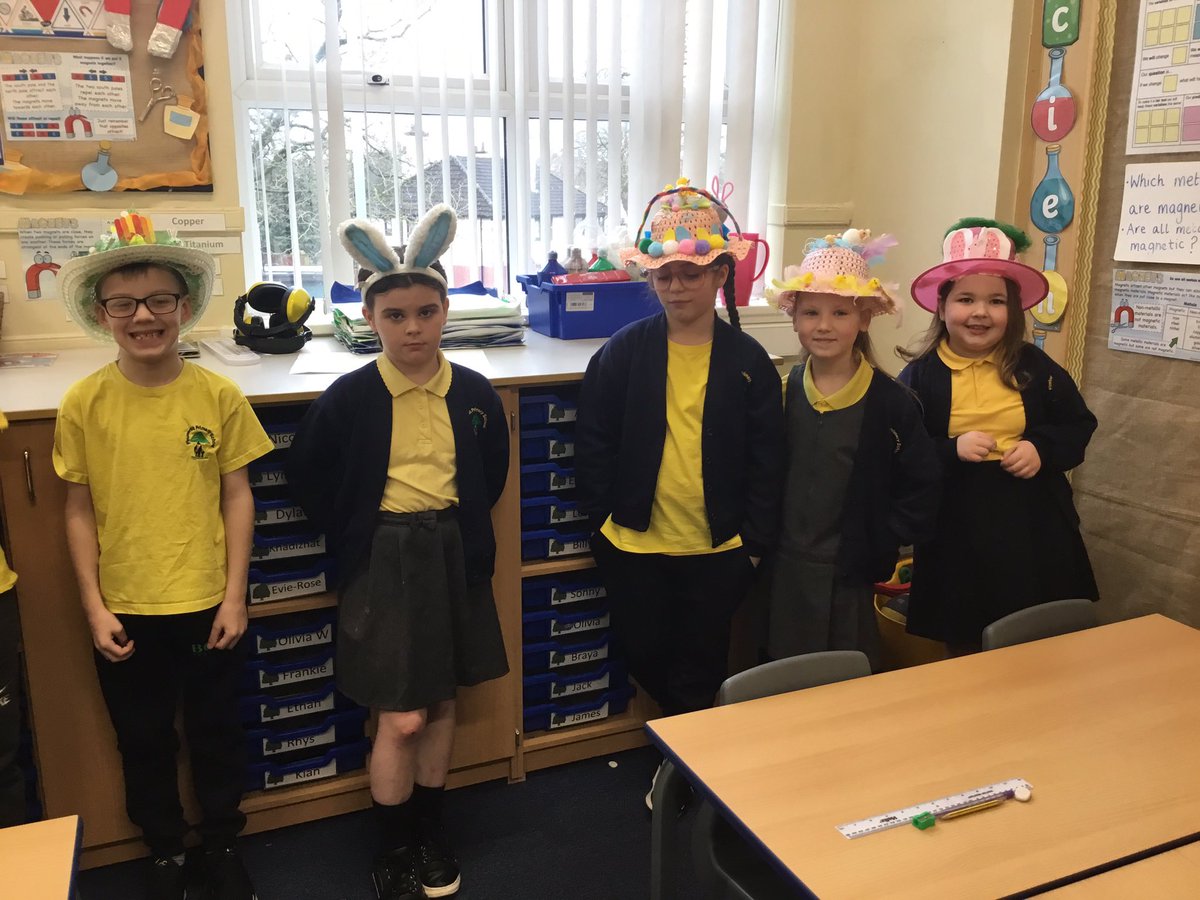 MissSweeney91's tweet photo. Happy Easter from Hazel class! The children all look fantastic in their Easter Bonnets hats. @PinehurstP https://t.co/li2wHTvBMy