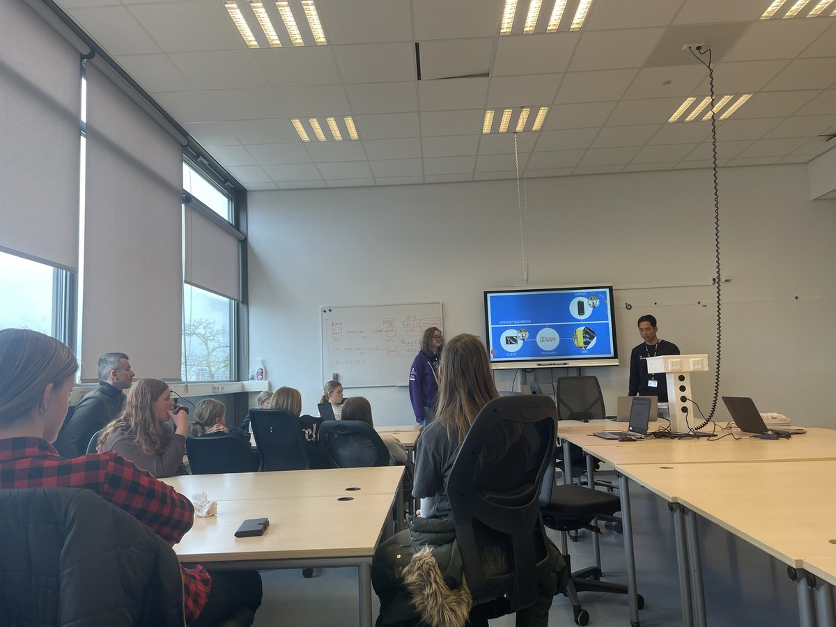 Noorderpoort IT & digitaal vakmanschap (@np_kasteel_gro) on Twitter photo #girlsday2023 techniek & it.
Vanmorgen is er gesoldeerd. Nu leren de dames tijdens een van de workshops hoe het internet werkt. We hebben bezoek van ruim 40 vmbo leerlingen vandaag <a href="/Noorderpoort/">Noorderpoort</a>. Leuk om te horen wat hun vragen zijn ✨ #girlsday2023 techniek & it.
Vanmorgen is er gesoldeerd. Nu leren de dames tijdens een van de workshops hoe het internet werkt. We hebben bezoek van ruim 40 vmbo leerlingen vandaag <a href="/Noorderpoort/">Noorderpoort</a>. Leuk om te horen wat hun vragen zijn ✨