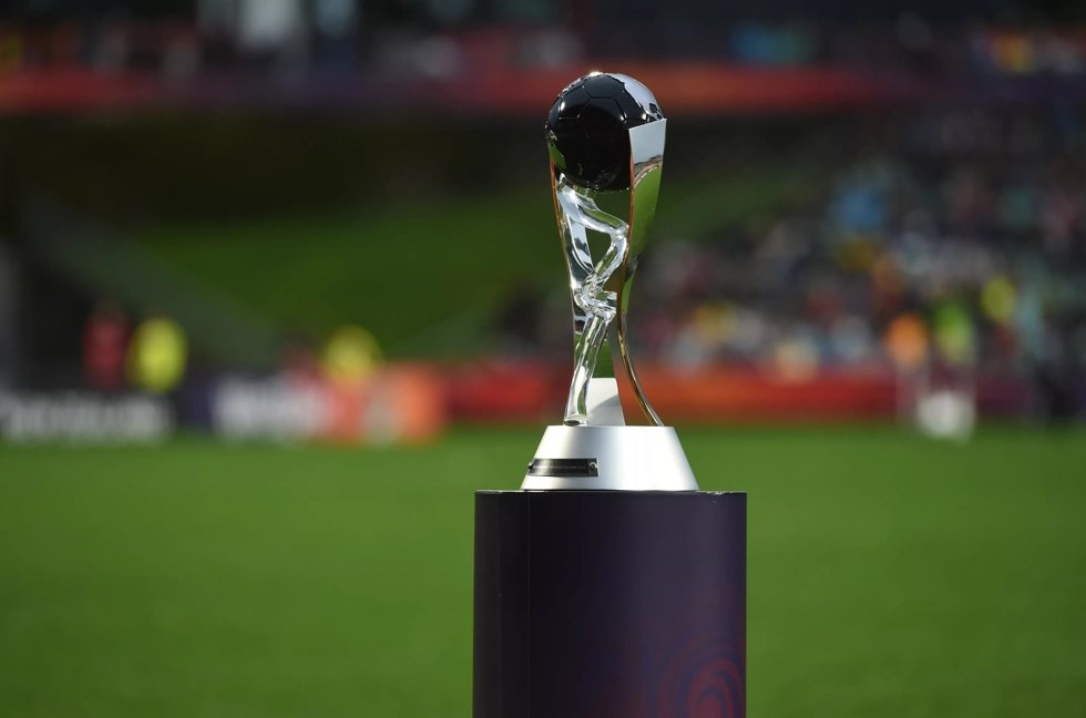 theflankerID's tweet photo. Satu hal yang juga harus diingat dari batalnya Piala Dunia U-20 adalah uang dikeluarkan negara, via APBN, untuk persiapan turnamen.

Per KataData, total ada Rp675 Miliar! Rp175 Miliar untuk merevitalisasi stadion dan Rp500 Miliar alokasi Kemenpora untuk penyelenggaraan acara. https://t.co/wzolSMQakn