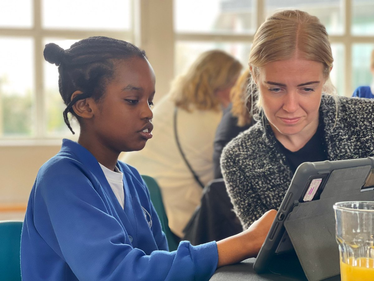 woodberrydownN4's tweet image. Our #NWFed #WoodberryDown #Year5 pupils did an excellent job developing the skills of our #EdTech visitors this morning. The adults each created a #Keynote presentation with the support of the pupils.