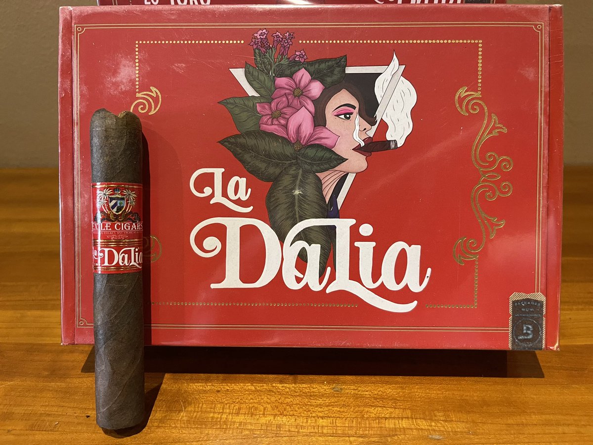 StogieCop1's tweet image. It’s launch day @manestreetcigars as NJ Boutique Cigar Week continues with the launch of Exile Cigars first core line, La Dalia! Cigars on sale all day party starts at 5!