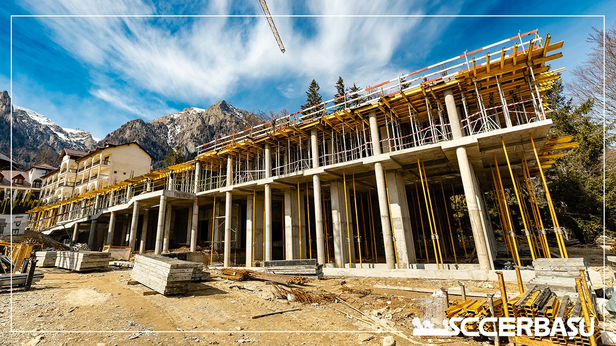 ConstructiiErb's tweet image. Progresăm în fiecare zi cu lucrările de extindere a Centrului Social Pastoral “Sfânta Cruce” Caraiman din Bușteni.

#ConstructiiErbasu
#ManastireaCaraiman 
#Constructii 
#Busteni