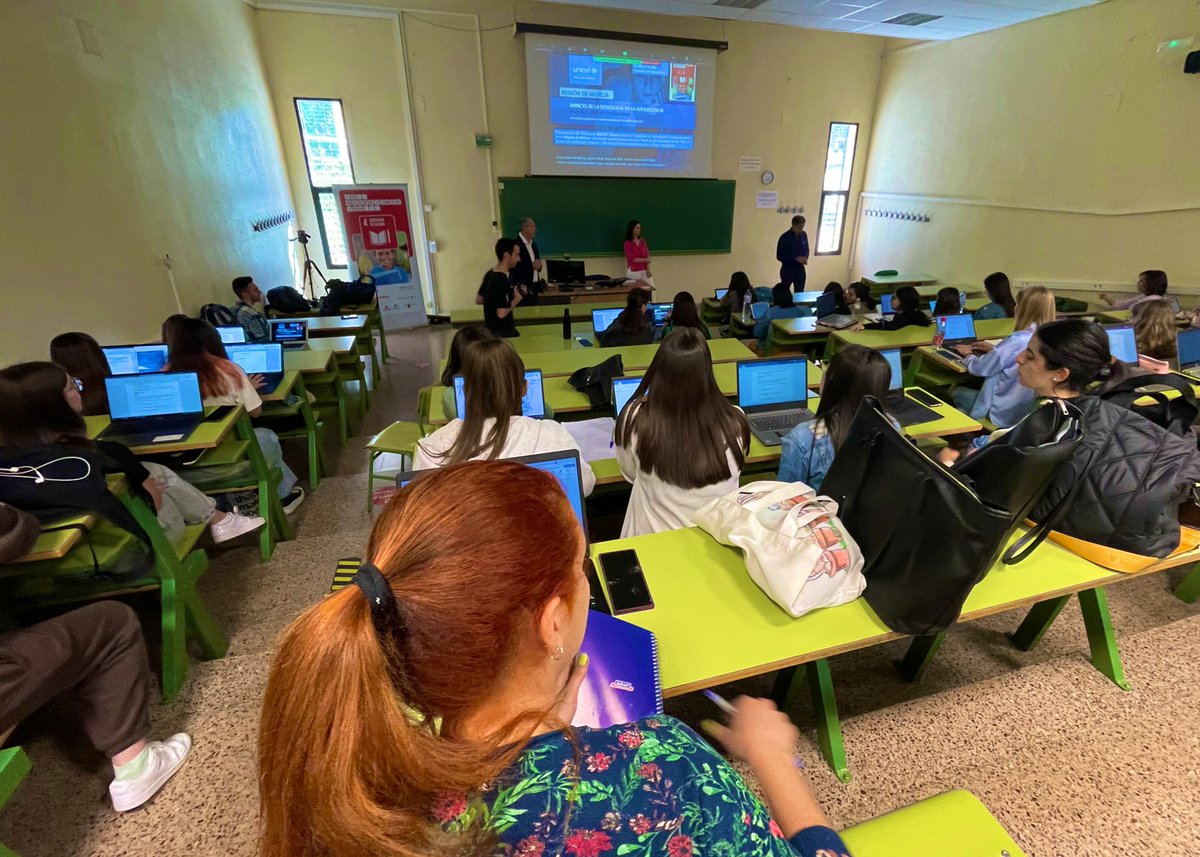UmuODSesiones's tweet photo. 🟥#ODS4: Educación de calidad. 🟥

➡️Impacto de la tecnología en la adolescencia en la Región de #Murcia. Relaciones, riesgos y oportunidades. Un informe de @unicef_es. 

🗣@FPleie (@EconomicasUMU y @Catedra2030UMU) y @Carol_OlivaresS. 

🔴https://t.co/HAg5YZiKBB https://t.co/KN4TWsKT8X