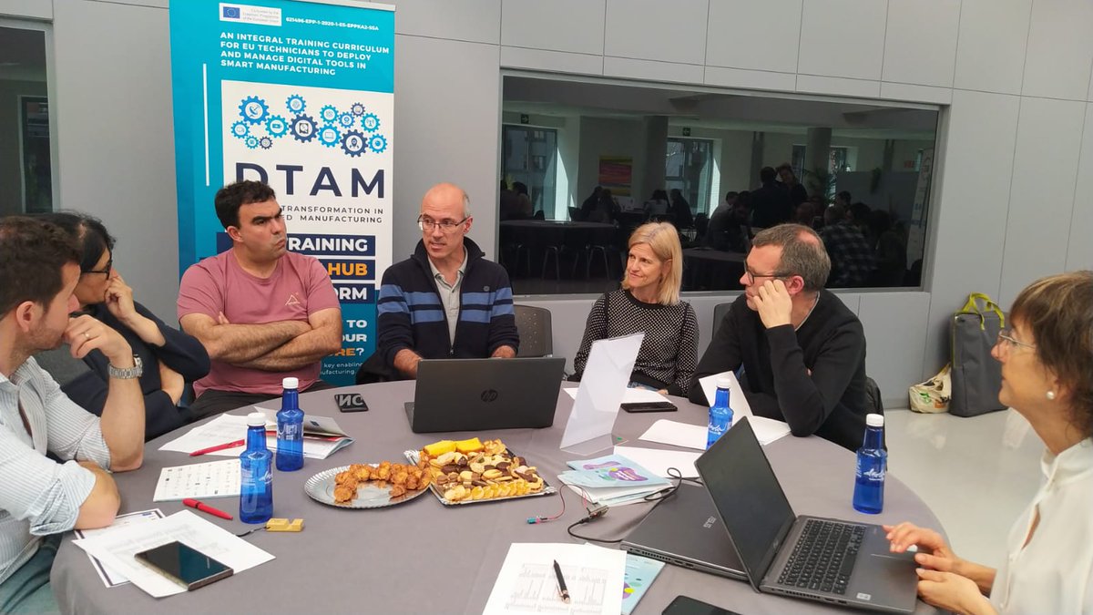 tknika's tweet image. Finalizamos la ronda de presentaciones: 
DIN.INT, Al4Females, Multigreen, Thinkerlab, WeLead, NERVET, DTAM, CONNECTING EUROPE, Be Europe Be Socail, ROBOCUP, LCAMP, #ME#US#NOW.