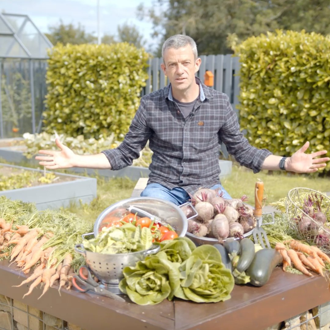 giyireland's tweet photo. Join GIY founder Mick Kelly and Head Grower Richard Mee to talk about what’s happening in the GROW HQ gardens, veg, and the ones that it’s best to leave until later in the spring.

Register here: https://t.co/gXQtbjt4Cq https://t.co/O6kaToZQd6