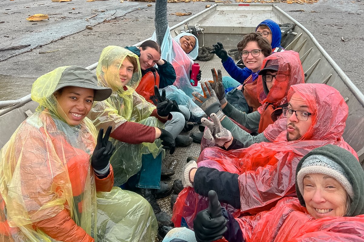 LLandW's tweet image. Week 3 Recap #AlternativeSpringBreak! 
This week we collected 21,680 pounds of trash! We spent our last week in #Memphis dancing and cleaning up McKellar lake with @MurrayState, @UWStevensPoint, and @ucabears!
#rivercleanup #college