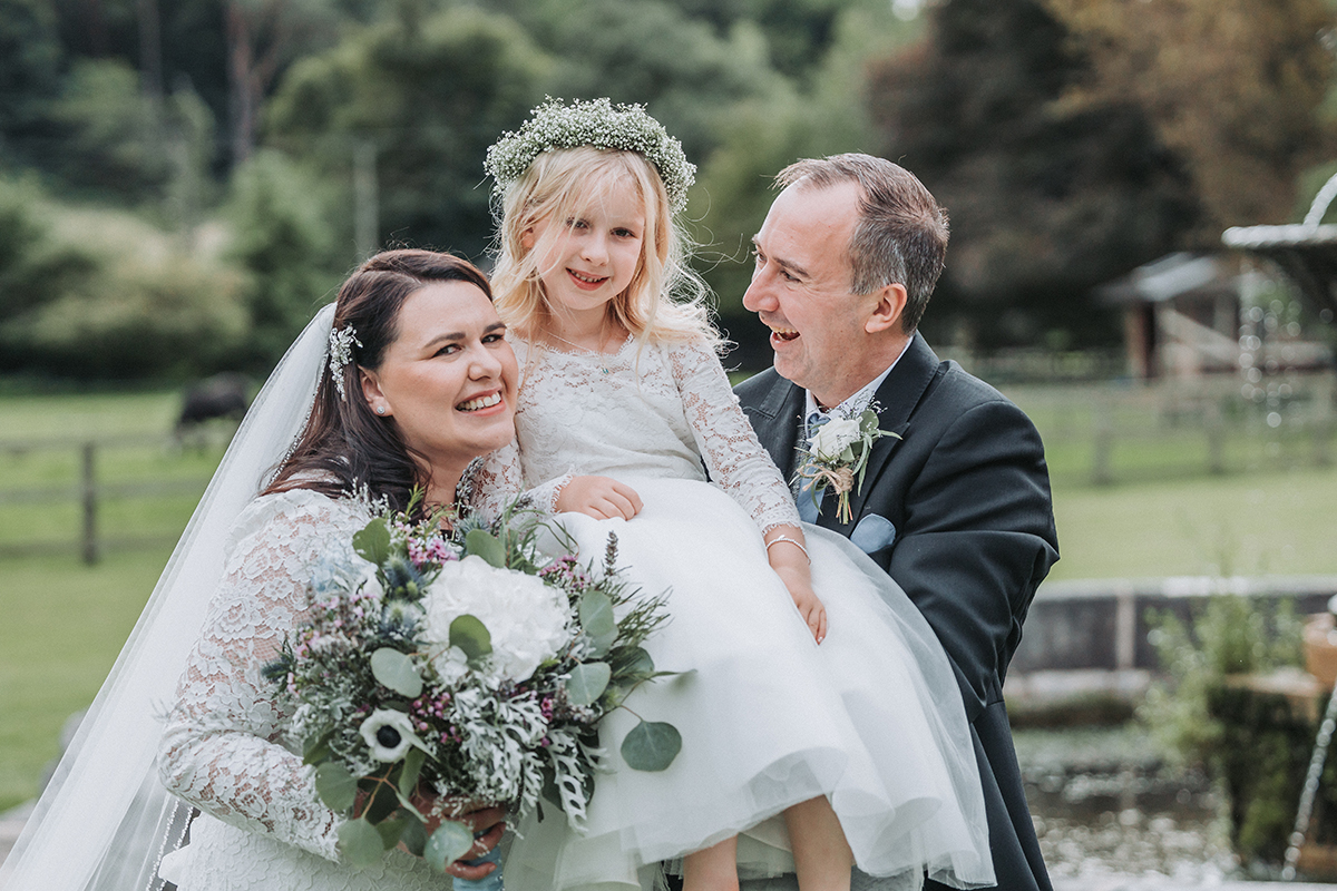 tietheknotscot's tweet photo. 😮 Wedding crasher at this Scottish wedding! 🐮🏴󠁧󠁢󠁳󠁣󠁴󠁿
 
#WeddingoftheWeek couple Kirsty + Dave were surprised and thrilled when a #highlandcow appeared at their wedding!
 
🔗 Tap the link to see all of this pretty family-focused wedding ⬇️

https://t.co/Ce1SgWgKHq

#scottishwedding https://t.co/ryugxsF3p0