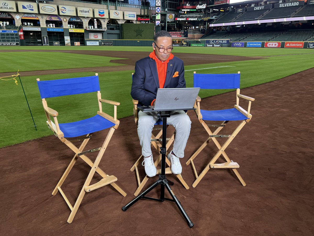 #OpeningDay2023 <a href="/FOX26Houston/">FOX26Houston</a> #MorningSports Join us and also stream from fox26Houston.com. We are live now.