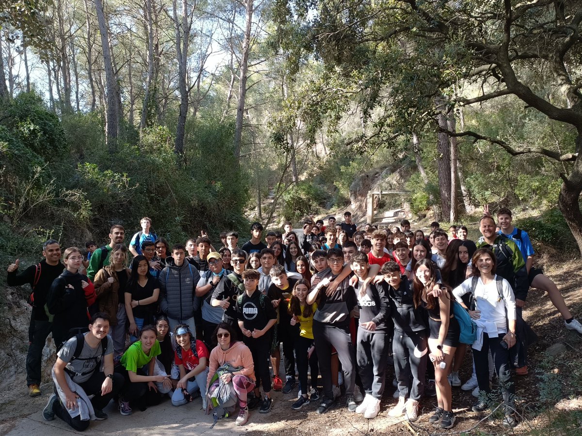InsJaumeHuguet's tweet photo. En el marc del treball per projectes de 3r d'ESO, avui s'ha fet la sortida per visitar i estudiar els safarejos de Picamoixons. #TreballPerProjectes #ProjectesJH https://t.co/6BYDTFwx5V