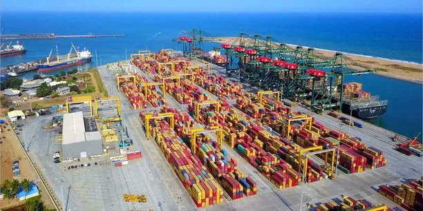 LTAfrique's tweet photo. Le #Togo à la croisée des enjeux géostratégiques #portuaires 

@TogoOfficiel @PresidenceTg @kokouedemTENGUE @MaritimeTg 
@portdelome  @DAGL_TG @BolloreAfricaL 
https://t.co/264o96x9lv https://t.co/9TPj7NgwXu