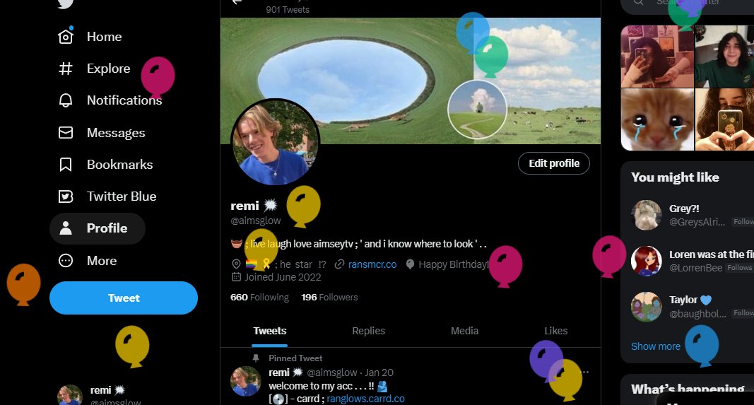 aimsglow's tweet photo. uhmmm,,, does anyone know what that stuff on my screen is?? 🤔 https://t.co/MjAlV4UrFL