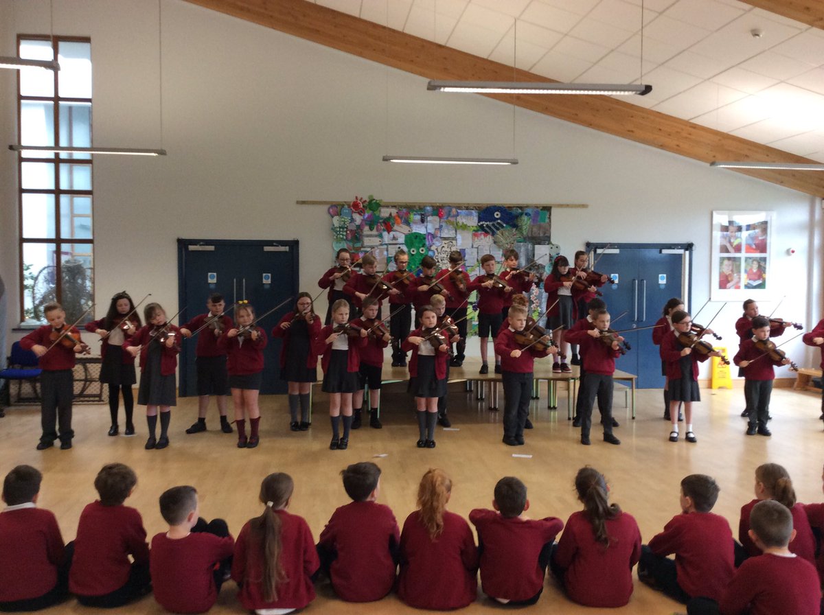 StMary_ofAngels's tweet photo. Well done Year 5 for a brilliant violin performance this morning. Year 4 were a wonderful audience who listened so intently - it will be your turn in no time, Year 4! A special mention also to our trio of musicians from Year 6, amazing progress this year @MusicalRoutes https://t.co/Bqc3XlqF6q