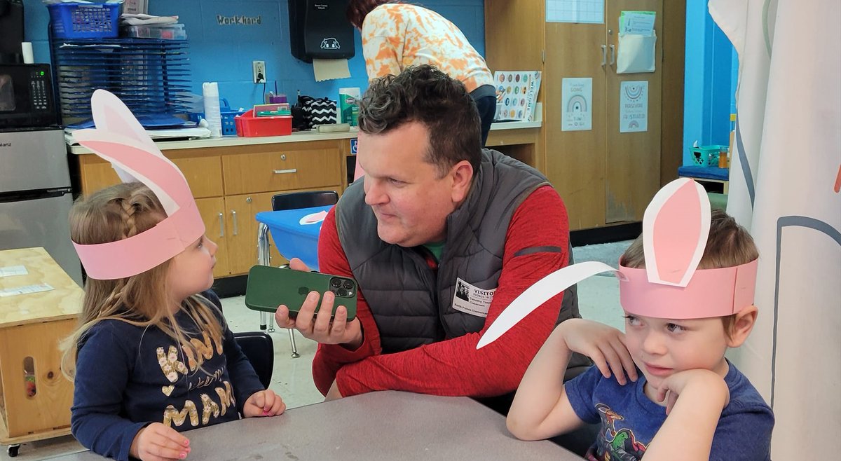 WKRQ's tweet photo. Tim talks @Reds with North Pointe Elementary PreSchoolers! They have some very creative walk up songs! Listen to #SnackTimeWithTim here: https://t.co/QF7S2LYy69 https://t.co/zVYsOjT1Te