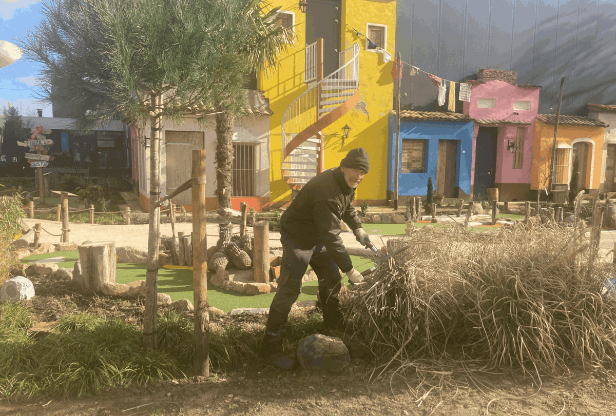 Het bevalt Jos goed bij <a href="/hofvaneckberge/">Hof van Eckberge</a> in #Eibergen. Lees het verhaal van Jos, Wilfried en Maarten hier: bit.ly/40pCFea
#banenafspraak #watbindtons  #inclusie #achterhoek #loonwaardemeting #norisk