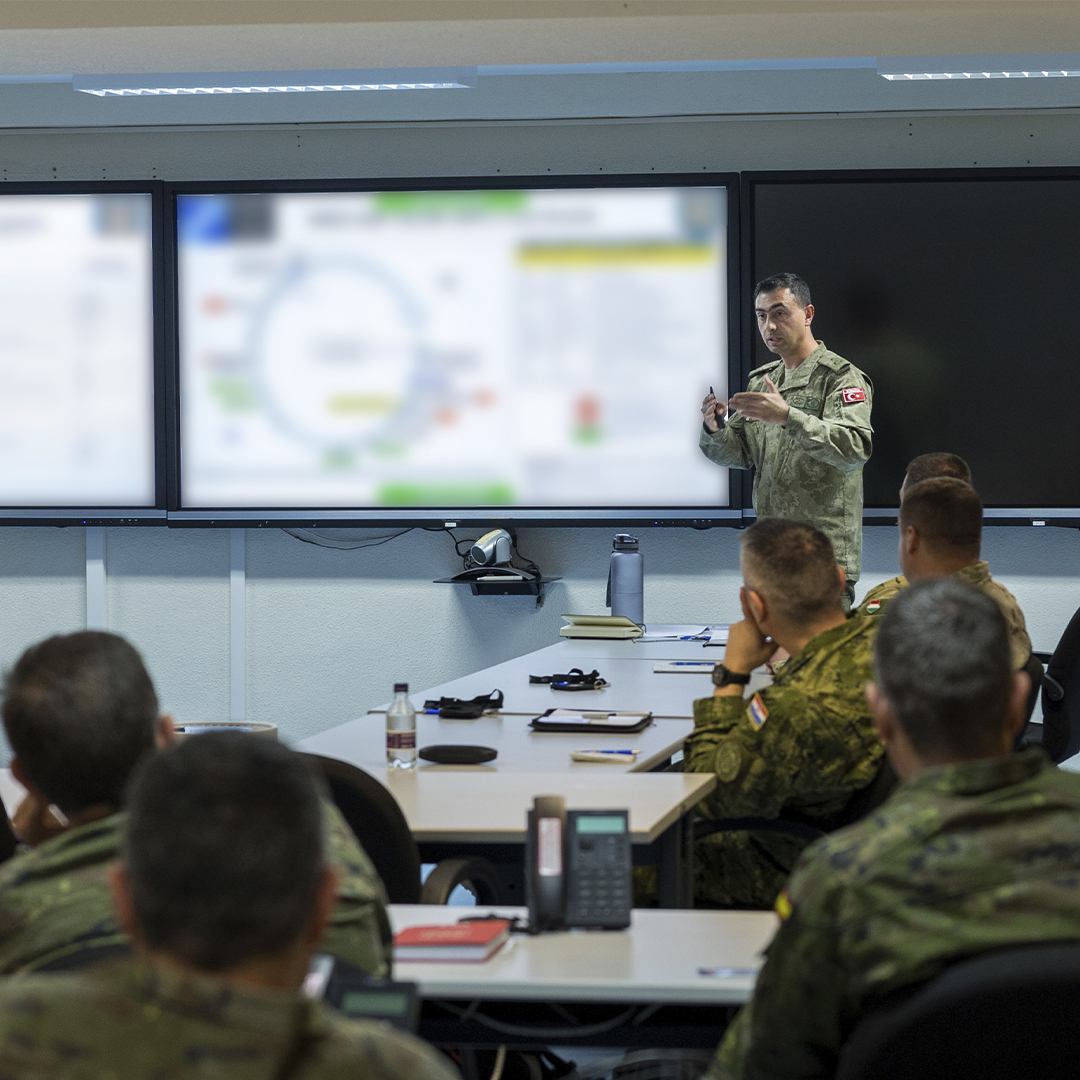 CGTAD_NRDC_ESP's tweet photo. #NRDC_ESP organizes in #Bétera #Valencia a two-day seminar for HQ Multinational Division Center focused on operations.
The participants received briefings on specific concepts, procedures and tools that would allow them to quickly integrate into the #NATO environment.
#WeAreNATO https://t.co/kW2S3gtNO8