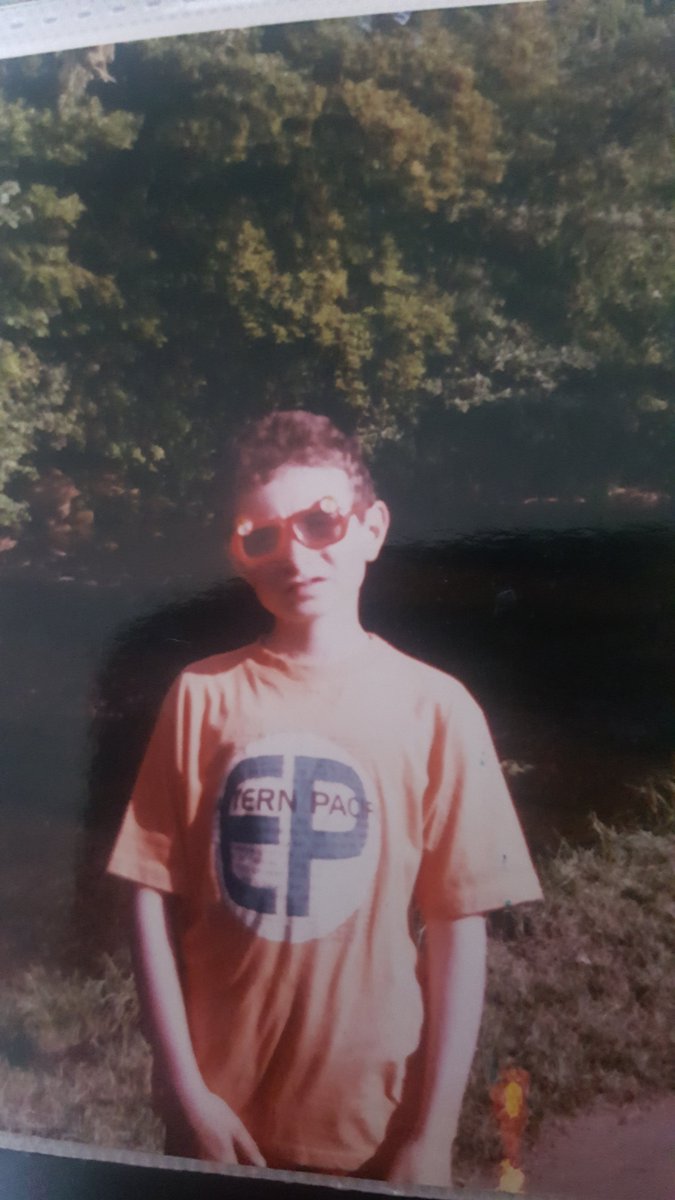 DominicSimons4's tweet image. This  is  at  rolishgill  park  . I loved  going  to  rolishgill   park  when  I was  a boy.  In  parks  I loved  going  on  the  climing  frames  and  the  swings.