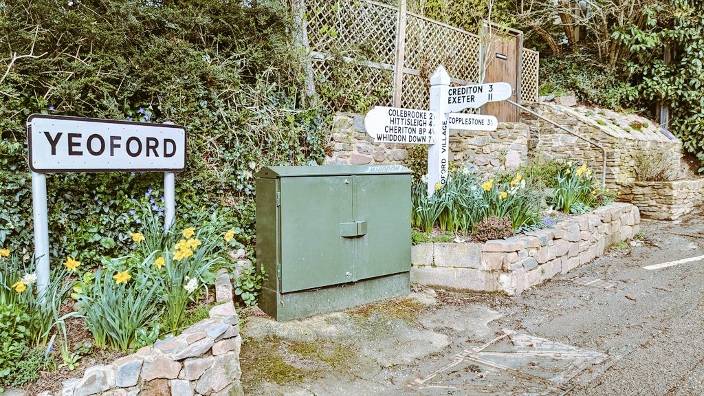 glenaallen's tweet photo. Today's adventure... @GWRHelp request stop #Yeoford, gorgeous little village and a lovely station to watch #TarkatheOtter from. #TarkaLine https://t.co/rZ4VBdUxM6