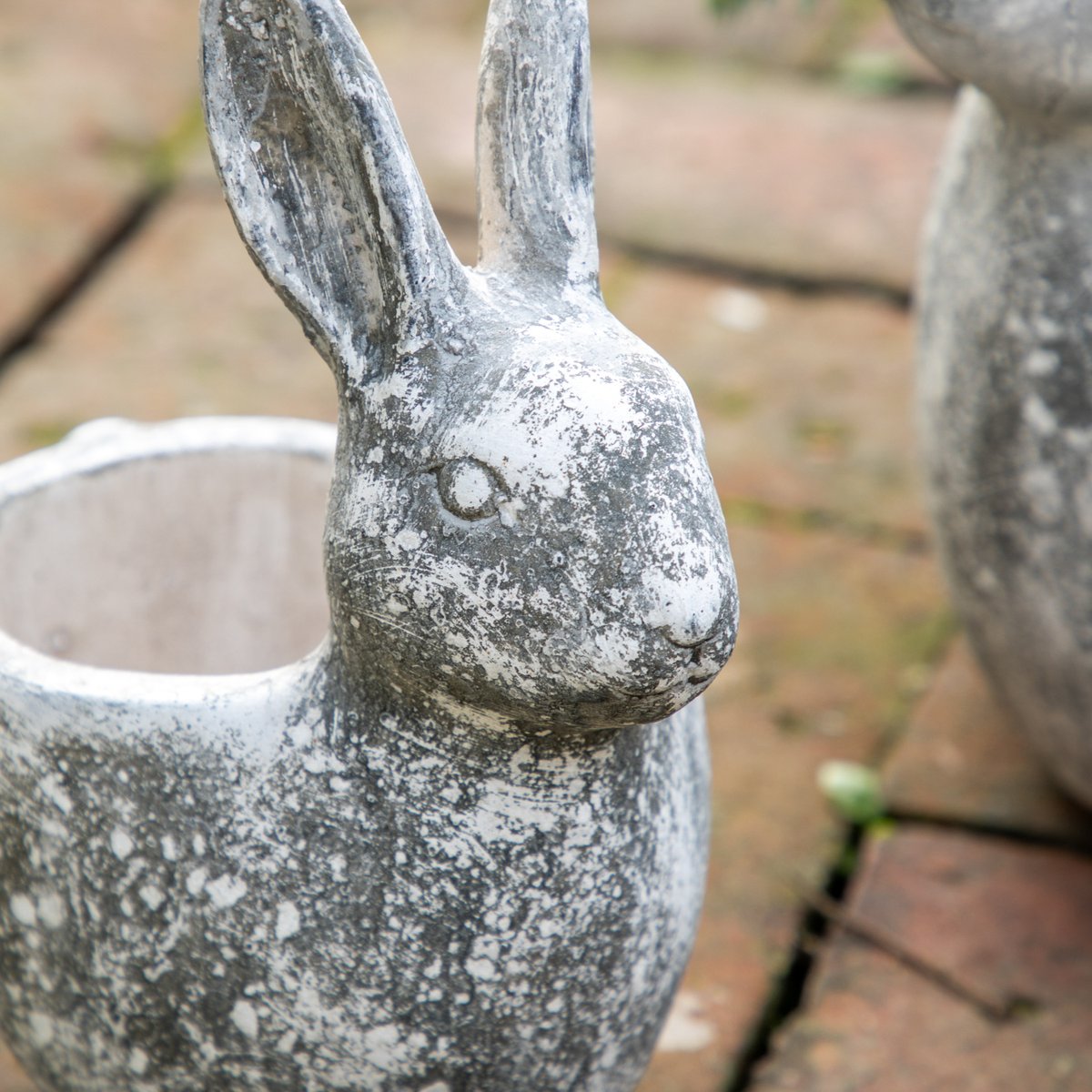 Looking for a great #Eastergift? 🐰🌿
🆕 Pots, Planters & Garden Ornaments
Suitable for both indoor/outdoor use, ideal Décor for #patios, decking, gardens, #summerhouses, #conservatories & orangeries. 
ℹ️ alfrescogardenfurniture.co.uk/accessories/po…

#easter2023
#eastergiftideas
#gardenideas