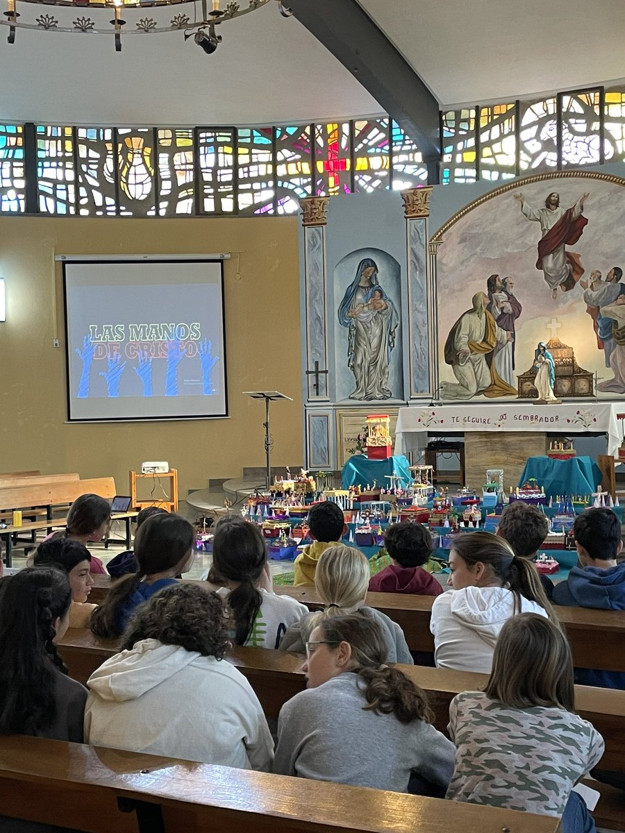 MaristasHuelva's tweet photo. Celebración de Cuaresma 🤗 6° de primaria ha celebrado en comunidad el final de la Cuaresma. CARIDAD= ABRAZO FRATERNO, AMOR AL PRÓJIMO 🫶🏼
#CuaresmaMarista #SomosDesdeDentro #SomosIN #FuertesDeCorazón https://t.co/YDL9MEmFXh