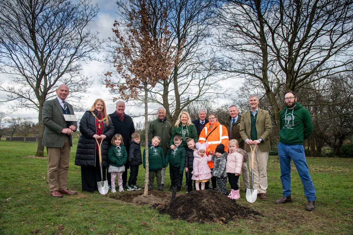 Planting one of the last Queen's Green Canopy trees in Glasgow's Tollcross Park to celebrate Scotland's planting achievements. 🌱🌳

<a href="/QGCanopy/">The Queen's Green Canopy</a> Scotland Committee were joined by Lord Provost <a href="/jakimclaren/">Cllr Dr Jacqueline McLaren 🏴󠁧󠁢󠁳󠁣󠁴󠁿</a>, Green Action Trust &amp; Winter Gardens Nursery.

More👇
greenactiontrust.org/queens-green-c…