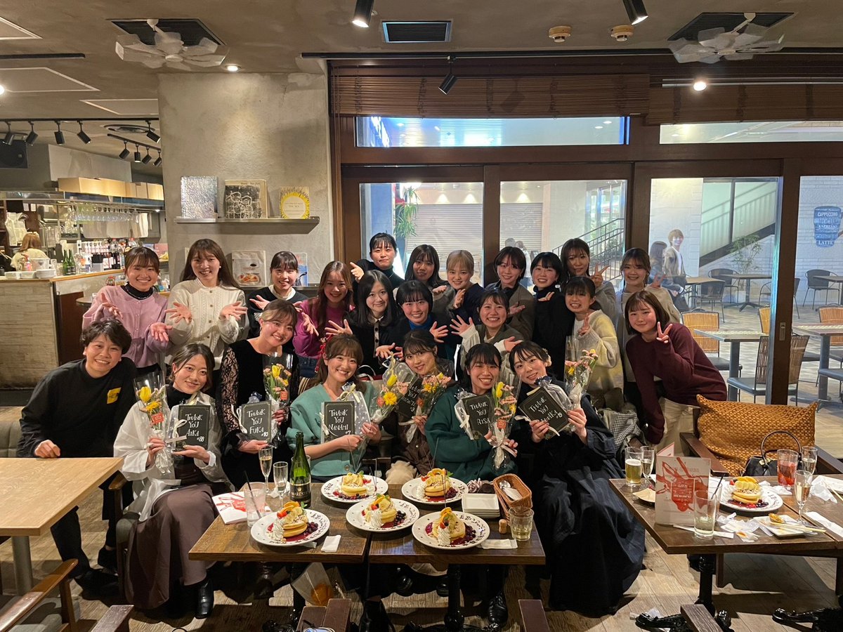 jwu__futsal's tweet photo. 3/20は4年生の先輩方の卒業式でした🌸

サークルを創設し、盛り上げてくださった先輩方には感謝してもしきれません！
こんなに楽しいサークルを作ってくださってありがとうございました🥲⚽️
また遊びに来てください！！！

#JWU #JWUフットサルサークル https://t.co/f6MkxCEGpU