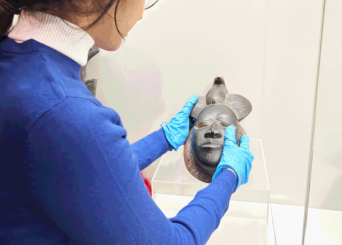 SoasGallery's tweet image. 🎓 @SOASArts have curated an exhibition! On display across the SOAS library Wolfson Gallery and Lady David Cases is a beautiful exhibition produced by #curatingculturesMA students at @SOAS 👉 soas.ac.uk/about/event/cu…
#soaslibrary #studentexhibition #collections