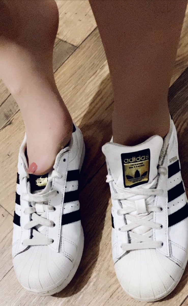 Crystal_leigh06's tweet photo. #sweaty #gym #pumps #smelly #SniffSniff Who wants them!!? 🦶🐷 #feet_lover #footworshi̇p #feet #footpig @Brun0Parent @HouseOfFetishuk @allthingsworn @rt_feet @wantgirlsfeet @FootParadiseRT @RTSubby_ https://t.co/ipg0qArQrn