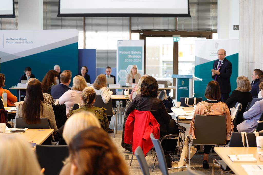 Dr. Ezequiel García-Elorrio during the morning session discussing how to create a Culture of Patient Safety in Health Systems.