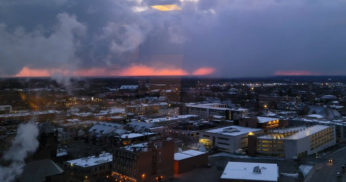 BarryVee's tweet image. Everything we do is an opportunity to show that we #love. @wxbywilliams @wnywxguy @EnglishElective @RareCat @renalabue @MorganaOfOld @MikeCornell29 @shepski79 @Sondramcf @LaurieEnos2 @herritt_sandra @jatkins93 @danborrello @Janeroegner #ROC