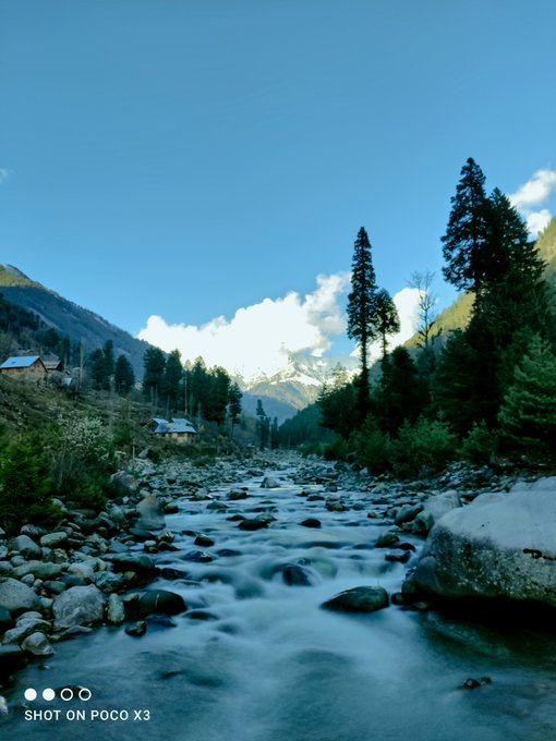 Bhat_Insha01's tweet image. 📍Kashmir. 
Shot on @IndiaPOCO x3

#shotonpoco #POCO #pocox3 #POCOF5 #kashmir #OPPOFindN2Flip #vivoV27Series5G