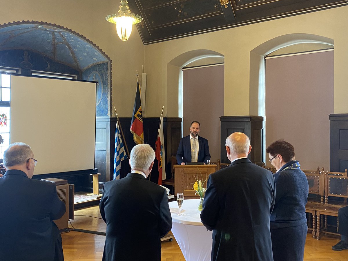1993 gründete die #DBK - auf Anregung des #ZdK - mit #Renovabis die Solidaritätsaktion der deutschen Katholik*innen. In und mit der Stadt #Freising blicken wir auf 30 Jahre, 26.000 Projekte und viele Begegnungen zurück. Als stv. Vorsitzender des Aktionsrats bin ich gerne dabei!