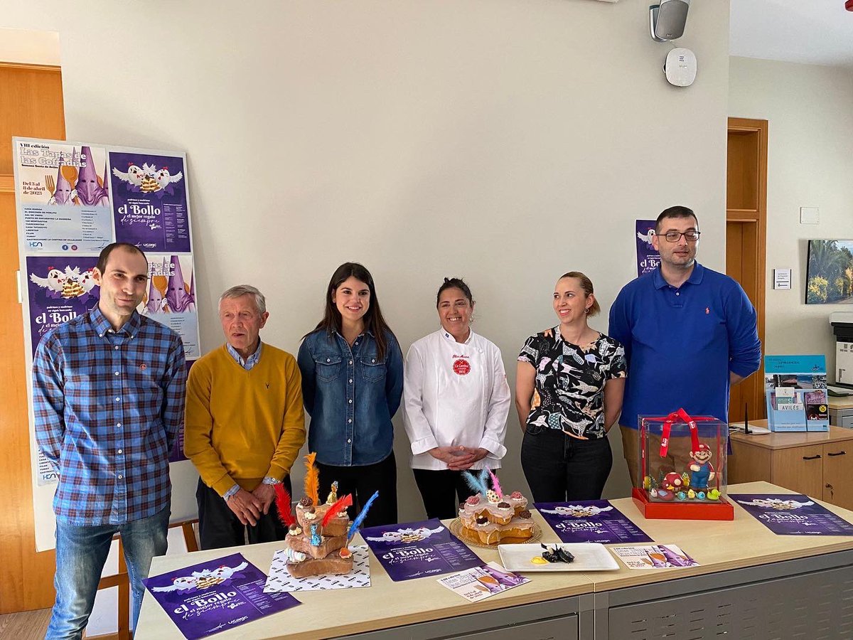 comerciocomarca's tweet photo. Presentación:
“Tapas de las cofradías” y “el Bollo”
.
#SemanaSanta23 #cofradías #hostelería #elBollo #confitería https://t.co/aLv2KY3Xq0