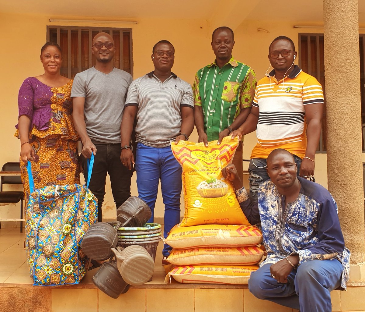 AdemaIbrahim's tweet photo. #BurkinaFaso: SOLIDARITÉ aux PDI:

Mardi 28 Mars 2023, l'Antenne Provinciale de la Tapoa de #GERDES à travers ses membres a répondu à  l'appel à la solidarité des Forces Vives de la Province de la #Tapoa par un don modeste à l'endroit des Personnes Déplacées Internes...1/3... https://t.co/WvsoQ1fjnQ