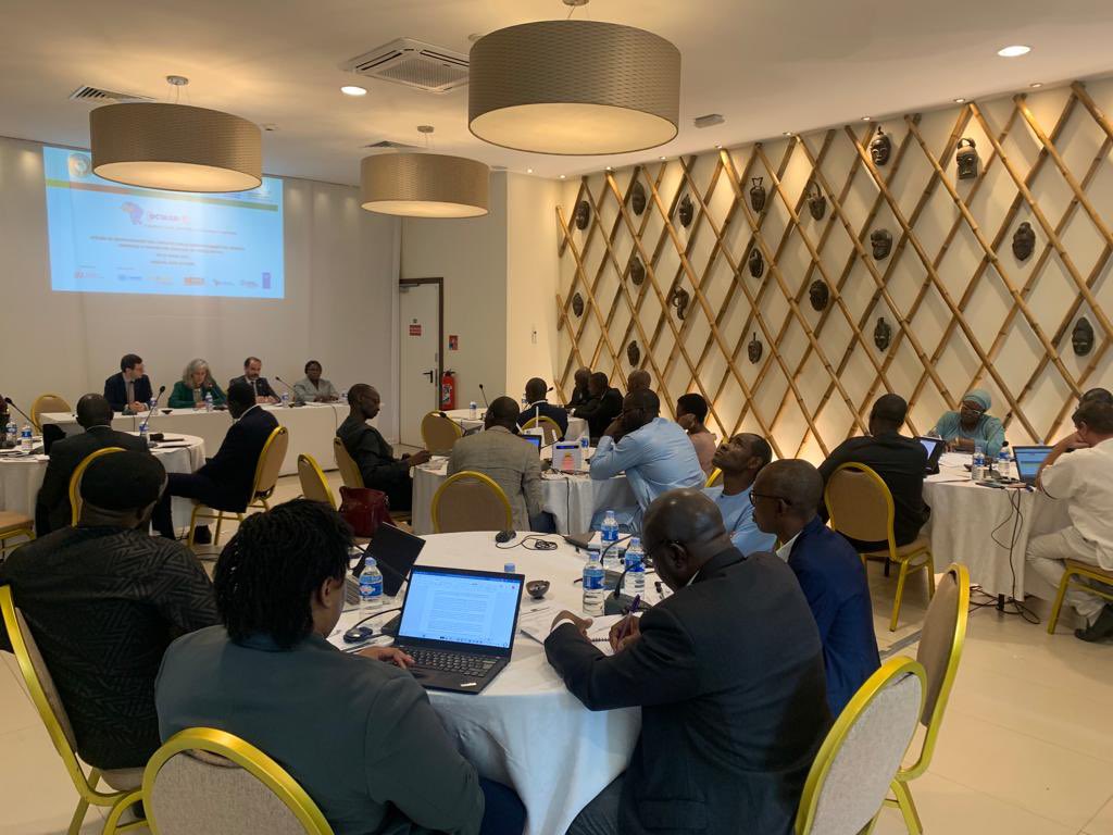 francescaDM_EU's tweet photo. Ouverture ce matin de l’atelier du projet @ecowas_cedeao #Ocwar-T appuyé par l’#UE et l’#Allemagne et mis en œuvre par @UNODC . Il s’attaque à la criminalité transnationale organisée et tous ses trafics, qui sapent le tissu social et mettent en danger les institutions de l’Etat. https://t.co/R6jY8kXCVy