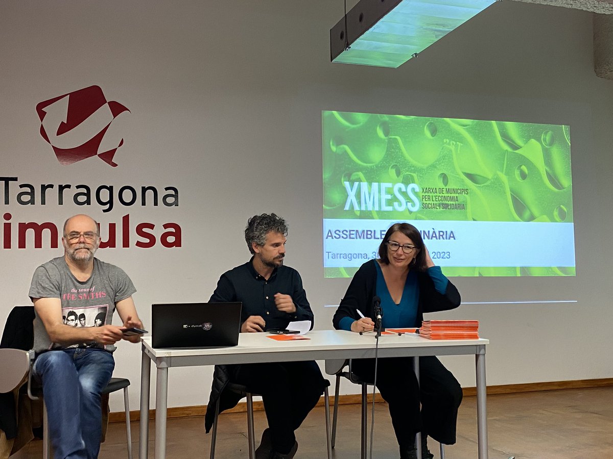 A l’assemblea de la <a href="/XmessCat/">XMESS</a> la <a href="/LaiaBonastra/">Laia Bonastra</a> de <a href="/coopstreball/">Federació de Cooperatives de Treball de Catalunya</a> ens presenta les 10 mesures que proposen per cooperativitzar els municipis.

Ho podeu consultar aqui 👇

cooperativestreball.coop/noticia/elecci…