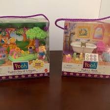 ALJVerhulst's tweet image. Nostalgische zoektocht naar speelgoed uit mijn jeugd! 

Wie heeft dit soort Winnie the Pooh speelsetjes (hoeft uiteraard niet meer in plastic te zitten of helemaal compleet te zijn) toevallig liggen?

Ik neem ze voor n leuk prijsje graag en met heel veel dank van je over! 🙏🏻❤️